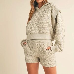Mable - Quilted Oatmeal Hoodie and Shorts Set